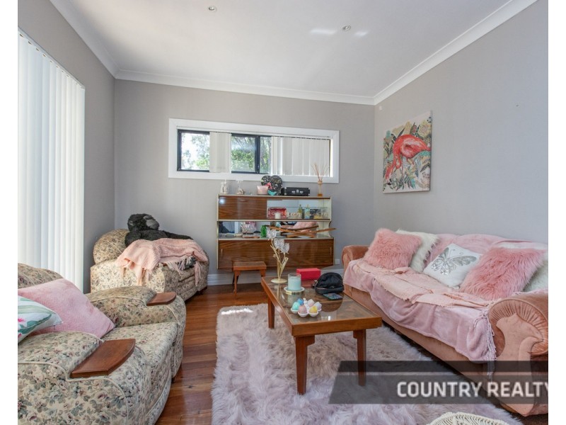 206 Avon Terrace, York WA 6302