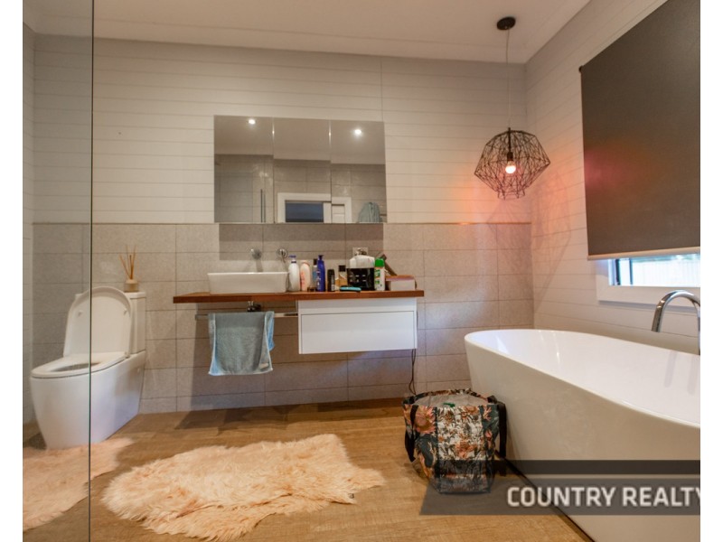 206 Avon Terrace, York WA 6302