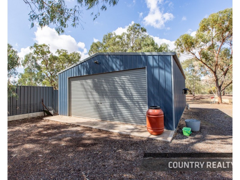 206 Avon Terrace, York WA 6302