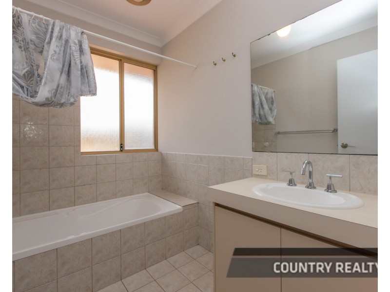 24 Bouverie Road, York WA 6302