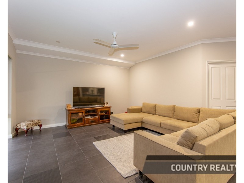 8 Oakover Place, Northam WA 6401