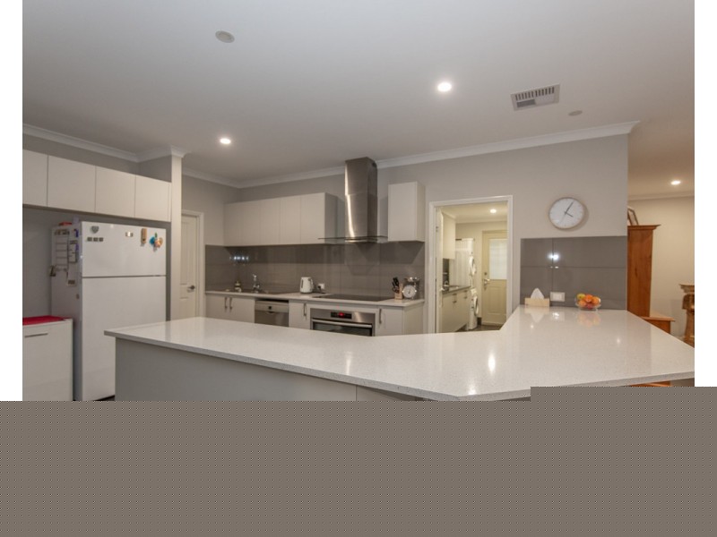 8 Oakover Place, Northam WA 6401