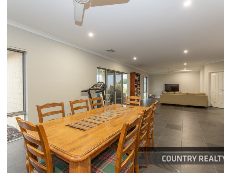 8 Oakover Place, Northam WA 6401