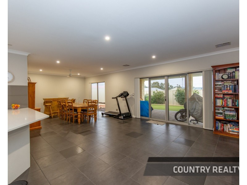 8 Oakover Place, Northam WA 6401