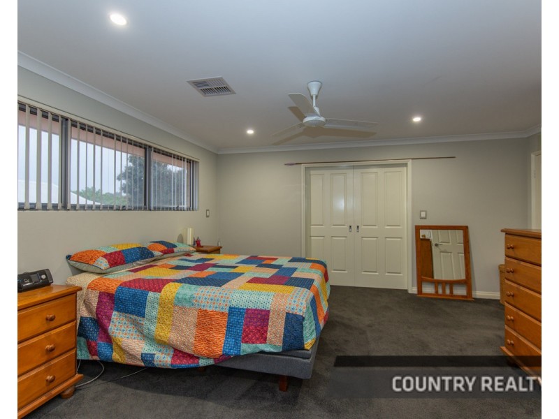 8 Oakover Place, Northam WA 6401