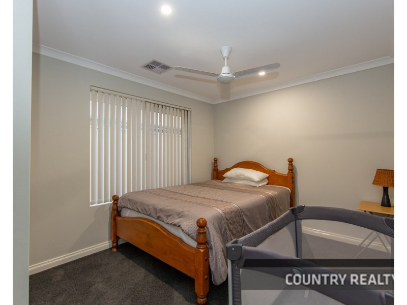 8 Oakover Place, Northam WA 6401