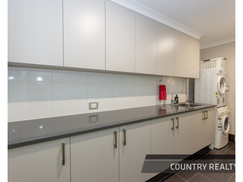 8 Oakover Place, Northam WA 6401