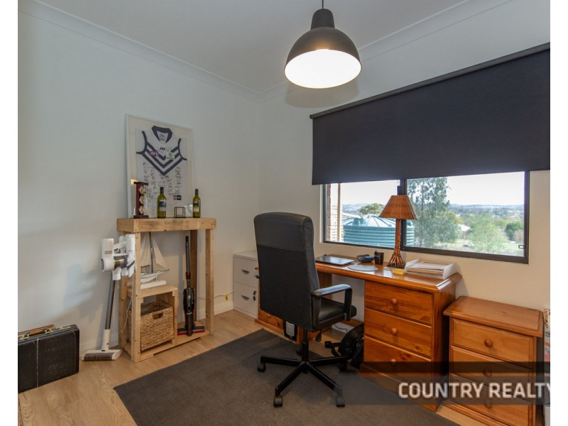 22 Steere Road, York WA 6302