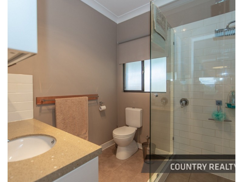 22 Steere Road, York WA 6302