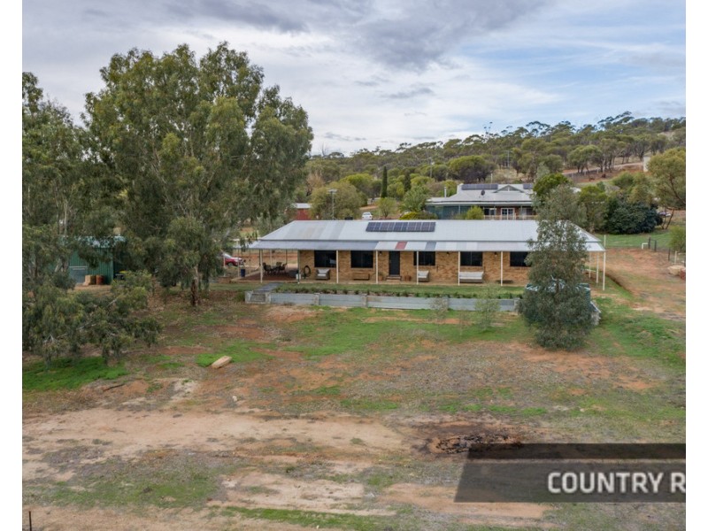 22 Steere Road, York WA 6302