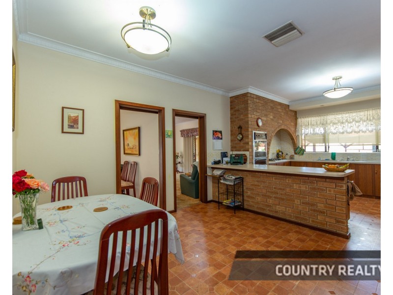 39 Kennedy Street, Northam WA 6401