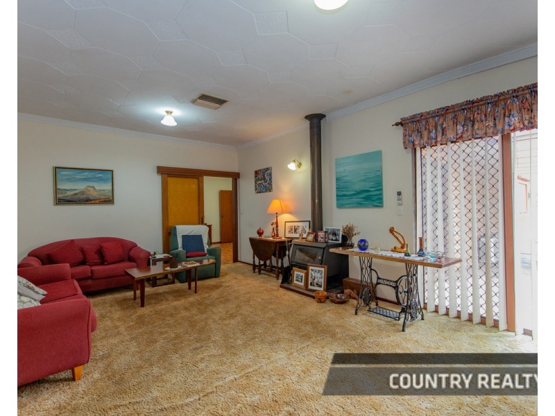 39 Kennedy Street, Northam WA 6401