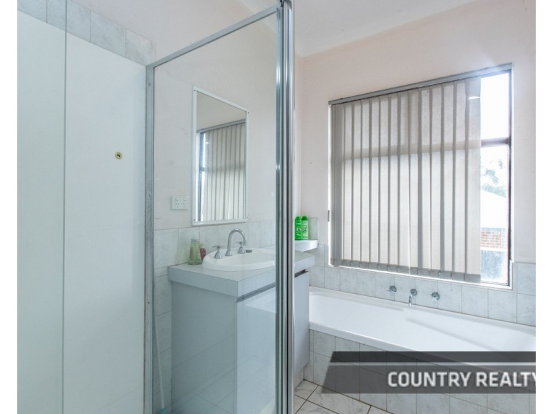 23 Clinton Street, Toodyay WA 6566