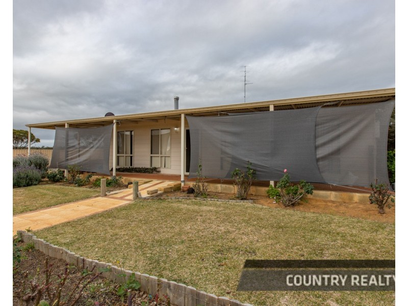 2 O’Loghlen Street, Dowerin WA 6461