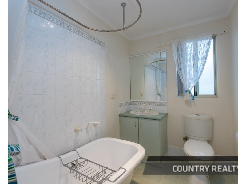 2 O’Loghlen Street, Dowerin WA 6461