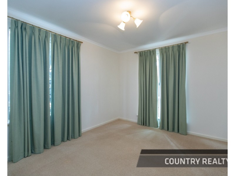 2 O’Loghlen Street, Dowerin WA 6461