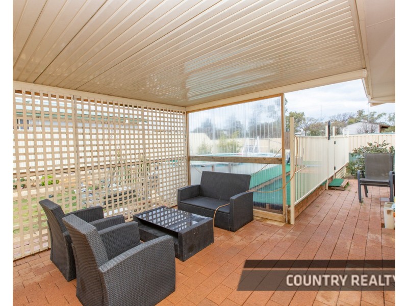2 O’Loghlen Street, Dowerin WA 6461
