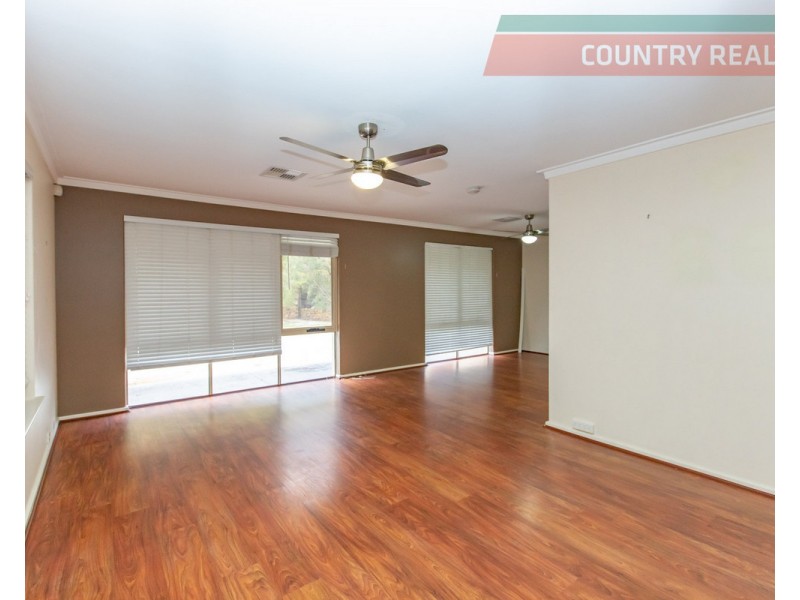 5 Leawood Crescent, Boya WA 6056