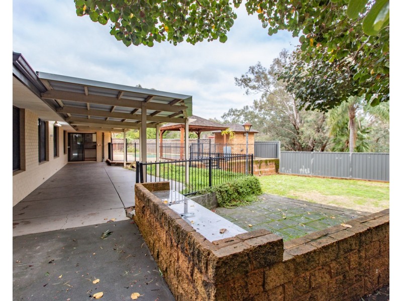 5 Leawood Crescent, Boya WA 6056
