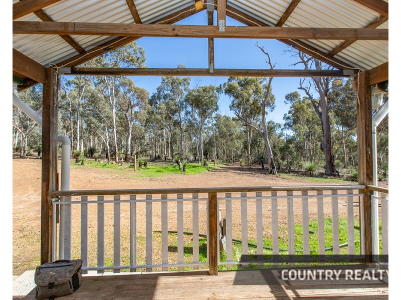 17 Parkland Drive, Julimar, Toodyay WA 6566