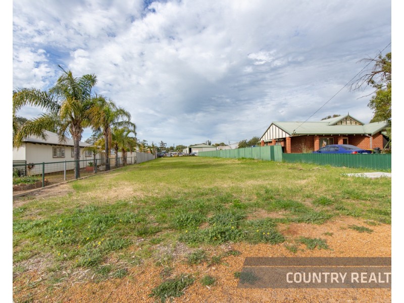 23 East Street, Northam WA 6401