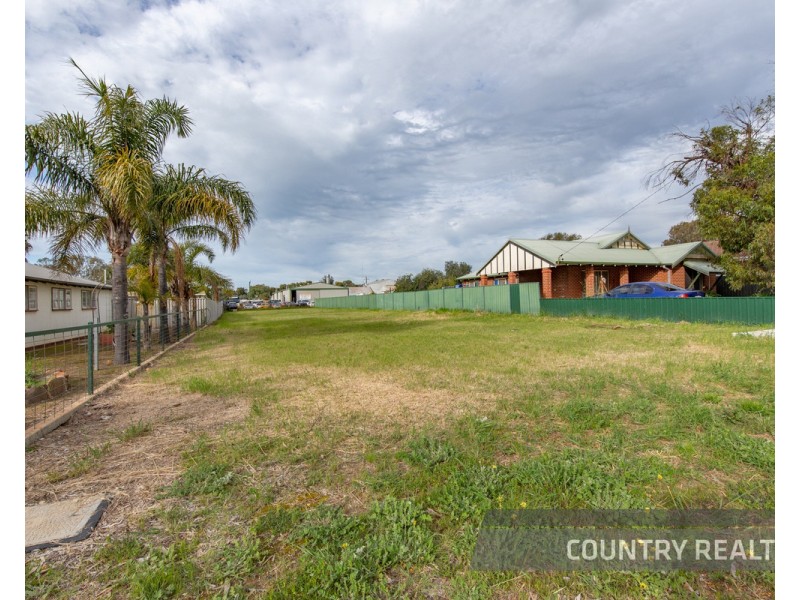 23 East Street, Northam WA 6401