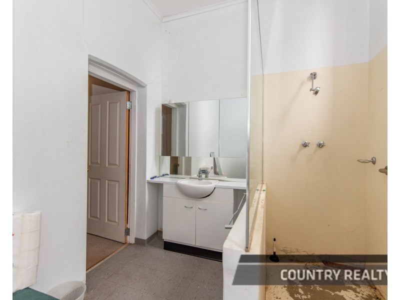 182 Wellington Street, Northam WA 6401