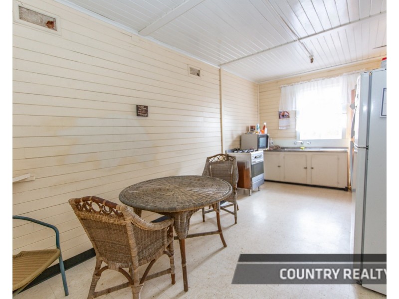 182 Wellington Street, Northam WA 6401