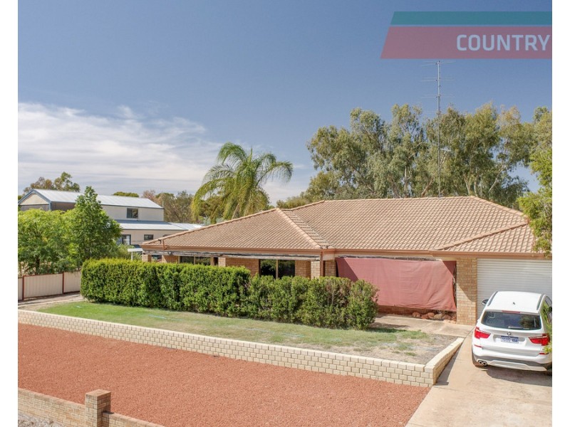 74 Newcastle Street, York WA 6302
