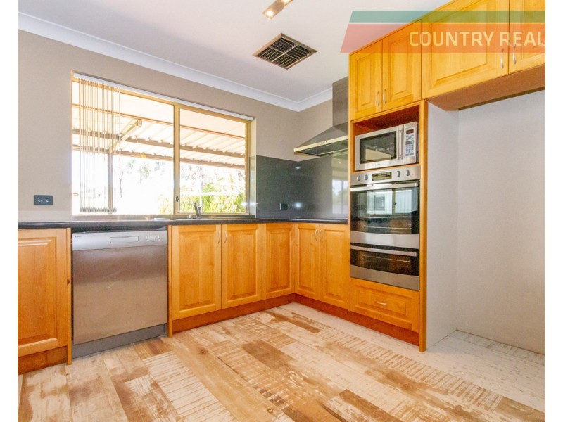 74 Newcastle Street, York WA 6302