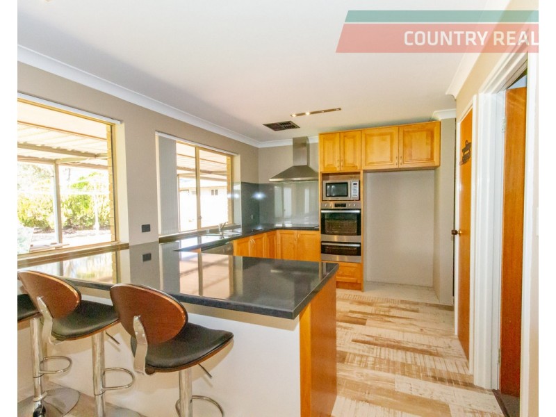 74 Newcastle Street, York WA 6302