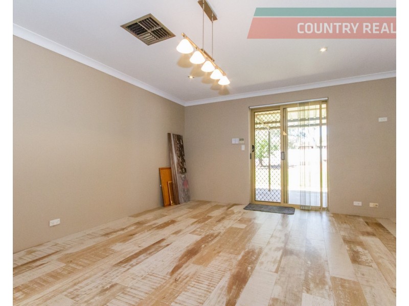 74 Newcastle Street, York WA 6302