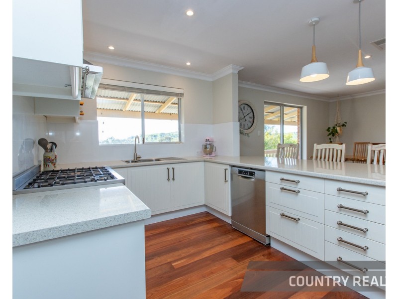 27 Clinton Street, Toodyay WA 6566
