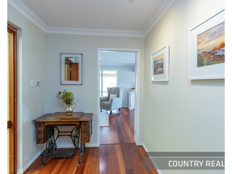 27 Clinton Street, Toodyay WA 6566