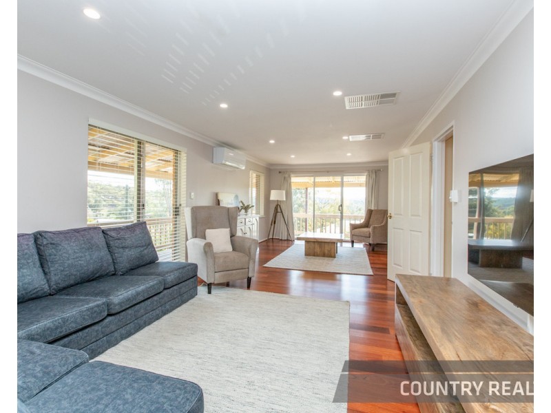 27 Clinton Street, Toodyay WA 6566