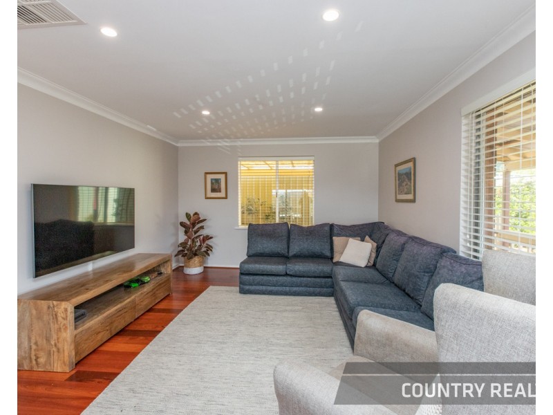 27 Clinton Street, Toodyay WA 6566