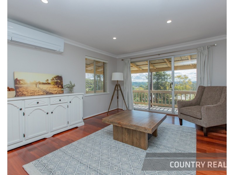 27 Clinton Street, Toodyay WA 6566