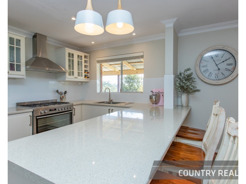 27 Clinton Street, Toodyay WA 6566