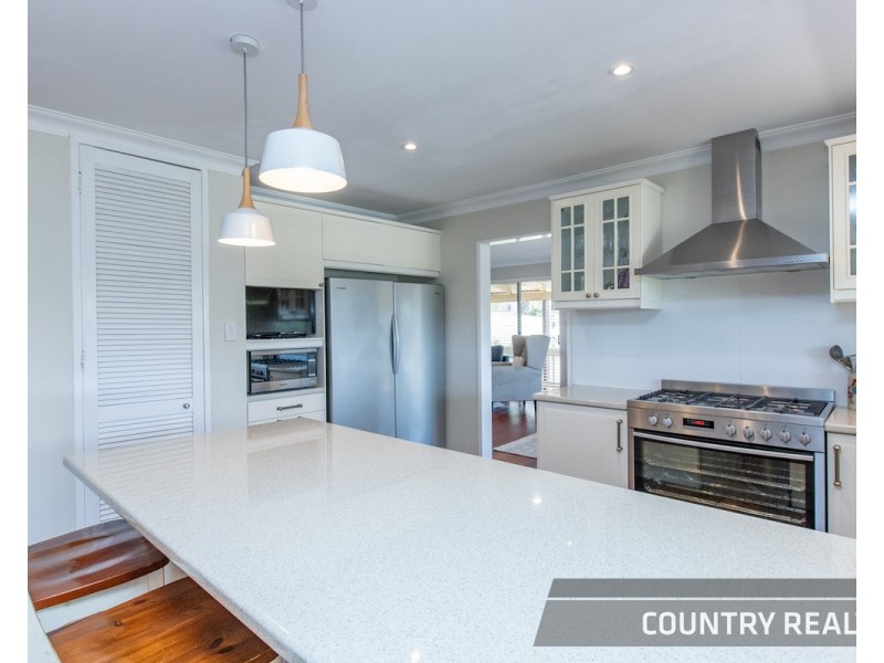 27 Clinton Street, Toodyay WA 6566