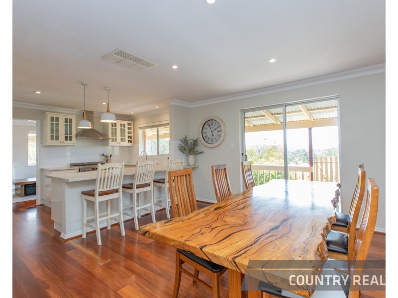 27 Clinton Street, Toodyay WA 6566