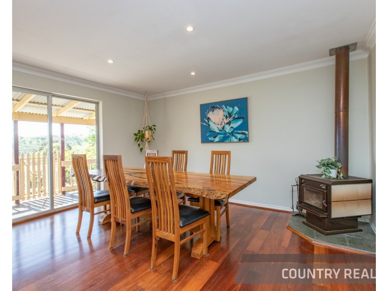 27 Clinton Street, Toodyay WA 6566