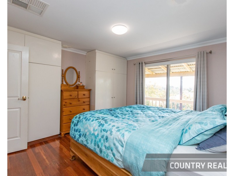 27 Clinton Street, Toodyay WA 6566
