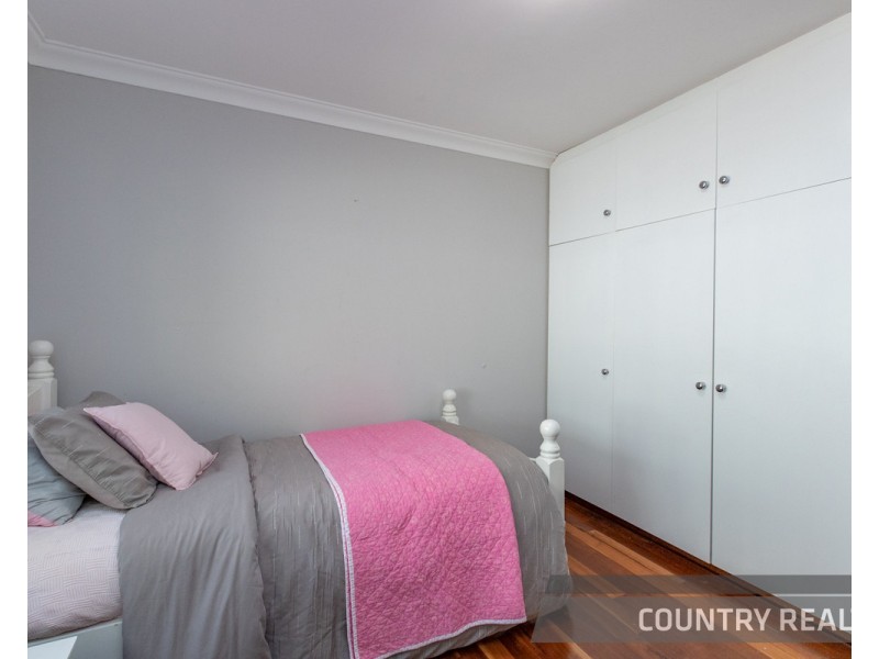 27 Clinton Street, Toodyay WA 6566