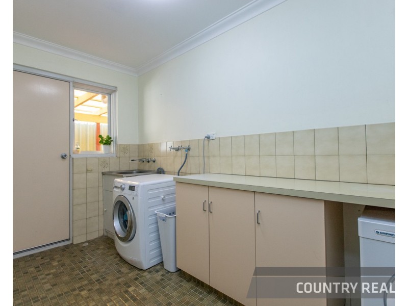 27 Clinton Street, Toodyay WA 6566