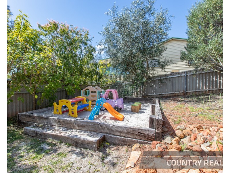 27 Clinton Street, Toodyay WA 6566