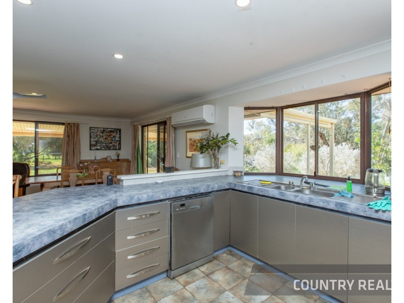 205 Sand Spring Road, Julimar, Toodyay WA 6566
