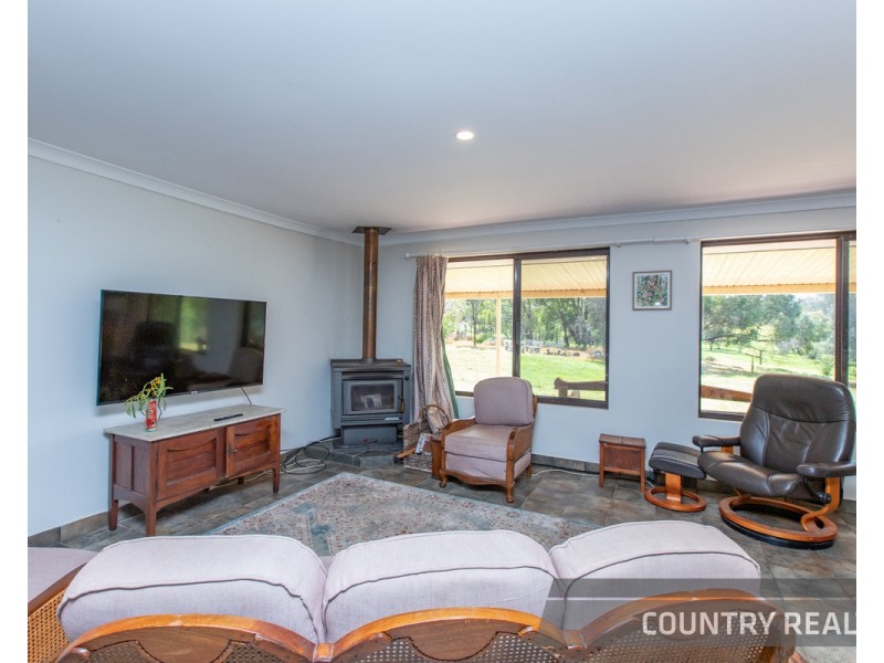 205 Sand Spring Road, Julimar, Toodyay WA 6566