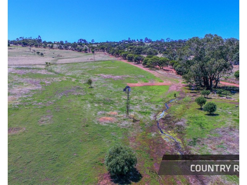 70 Clarkson Street, West Toodyay WA 6566