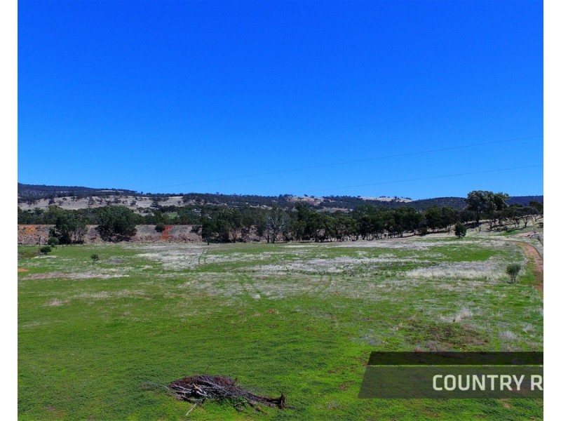 70 Clarkson Street, West Toodyay WA 6566
