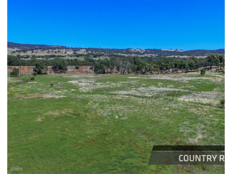 70 Clarkson Street, West Toodyay WA 6566